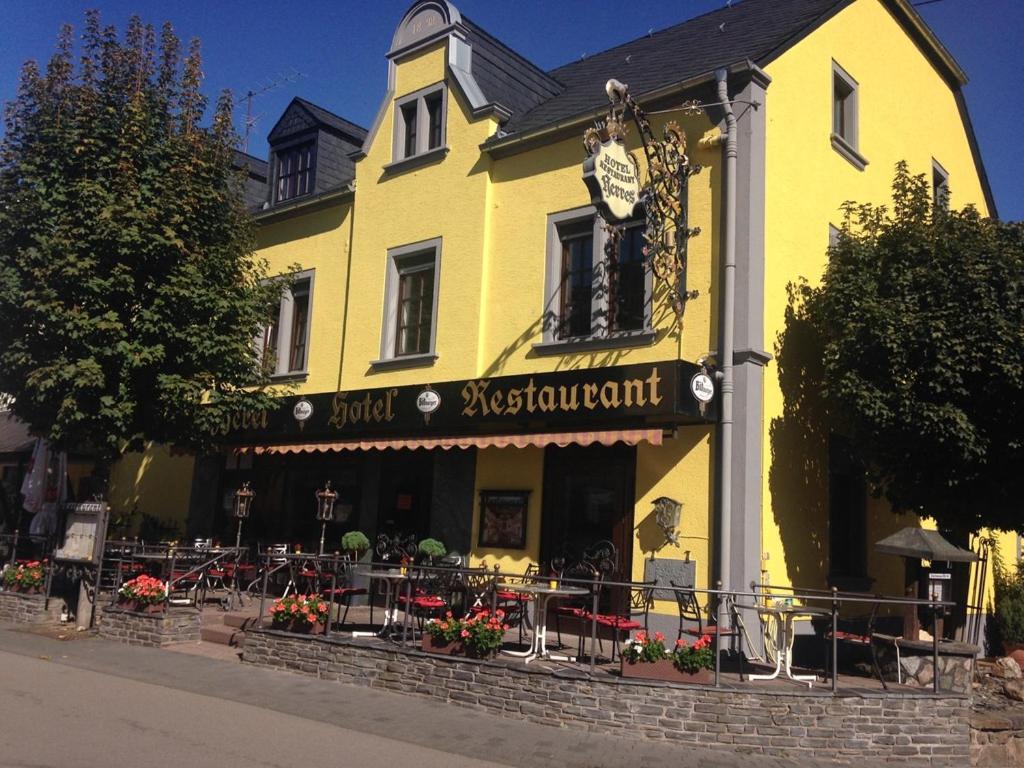 Hotel Herres Alte Metzgerei Leiwen Exterior photo